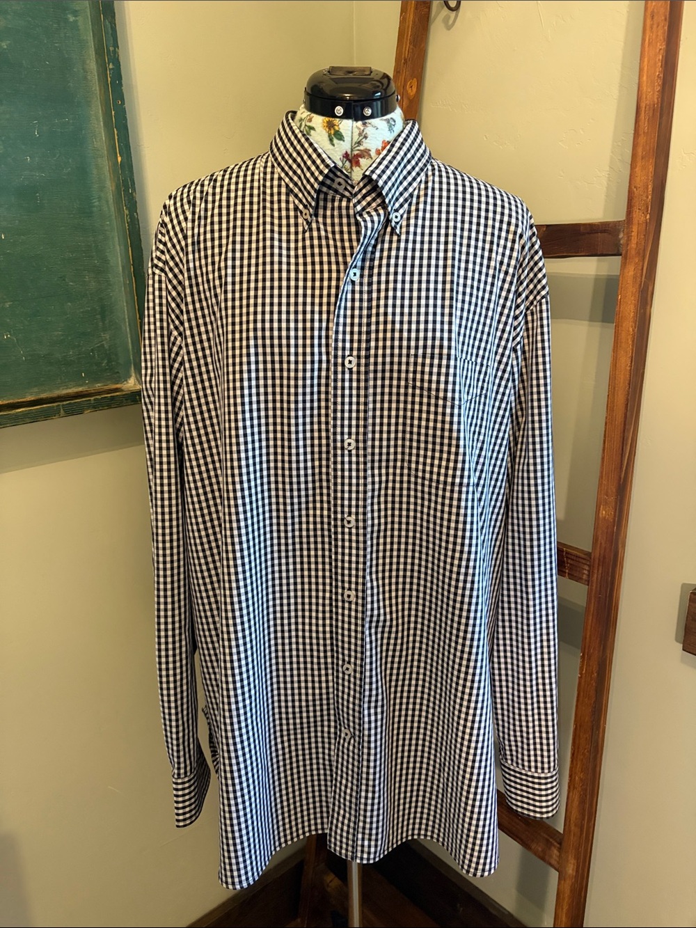 Classic Men’s Button-Down Gingham Shirt in Black & White
